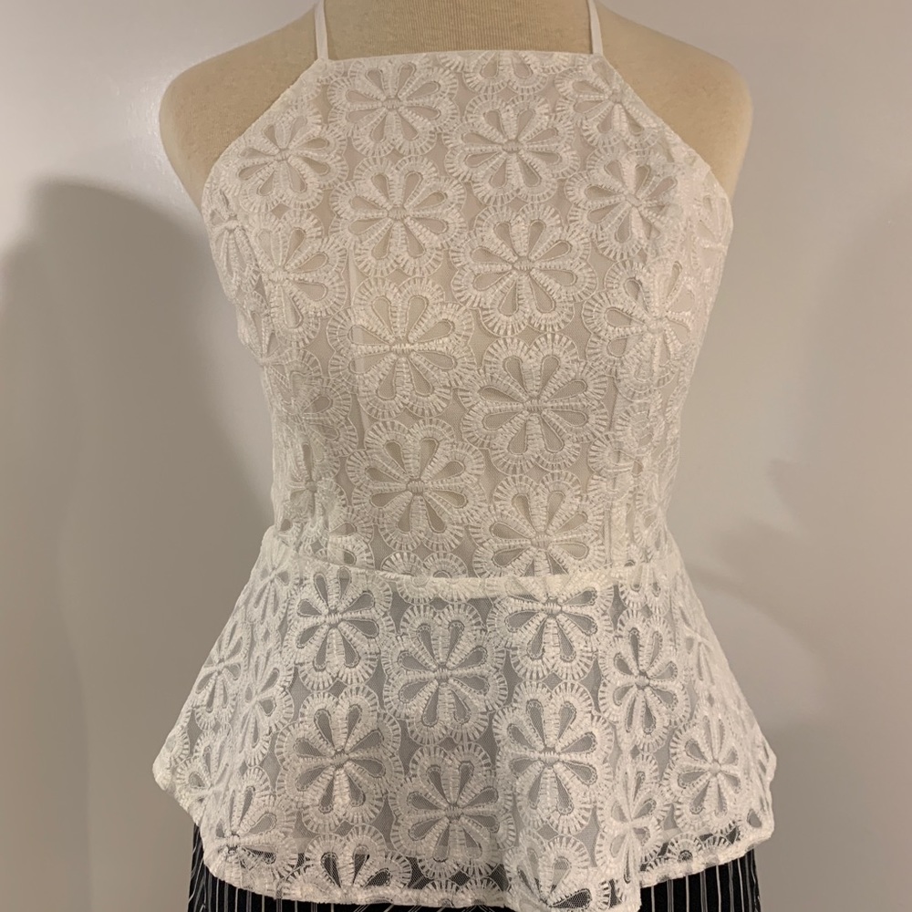 bebe - NWOT little white top